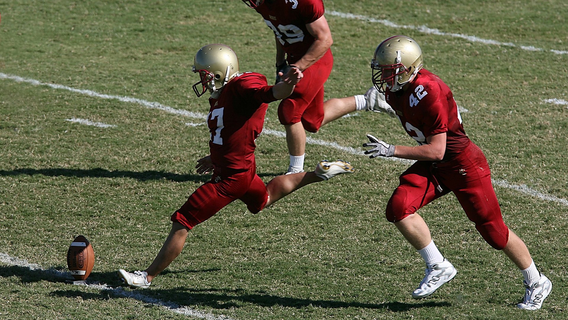斯滕伯根决赛中段加速领跑赛道,斯腾伯格图片