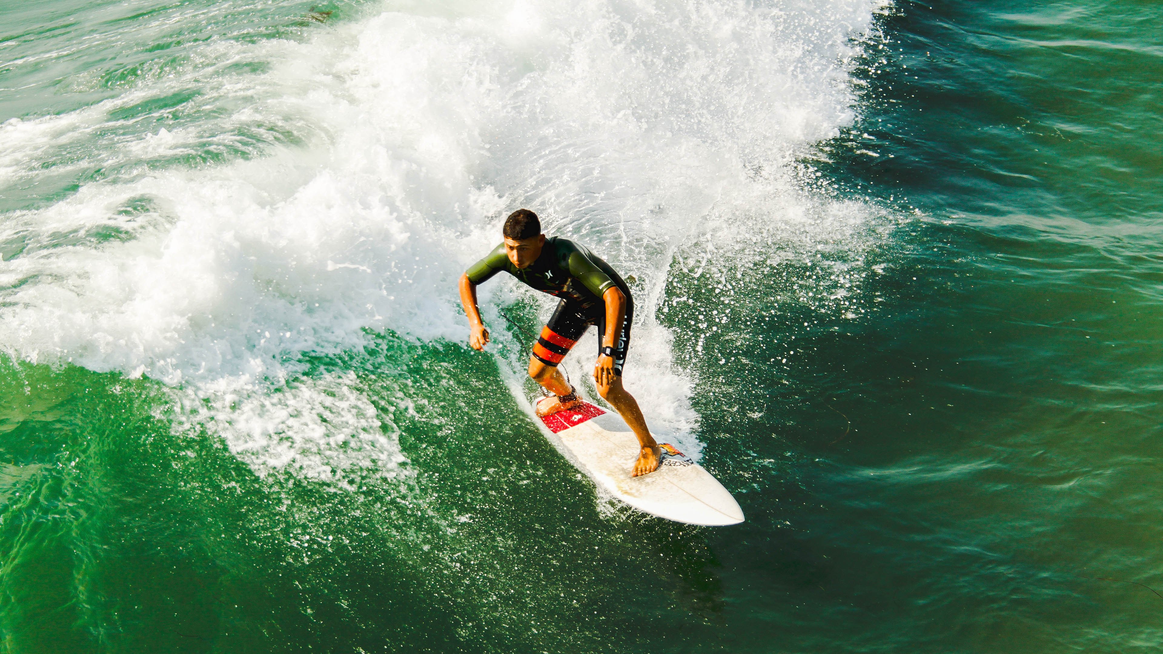 拉恩：凭借出色的反应能力，他在全黑队的外线攻击中表现不凡，拉恩足球俱乐部